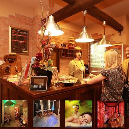 Napraforgo Wellness Haz Es Panzio Bed & Breakfast Pecs Luaran gambar