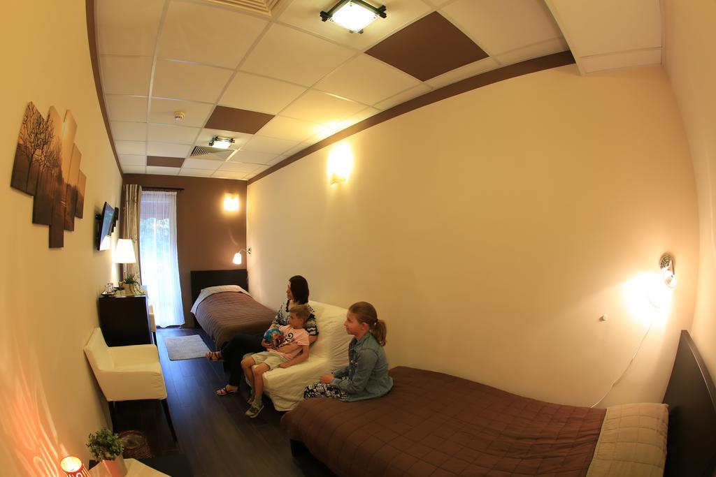 Napraforgo Wellness Haz Es Panzio Bed & Breakfast Pecs Luaran gambar