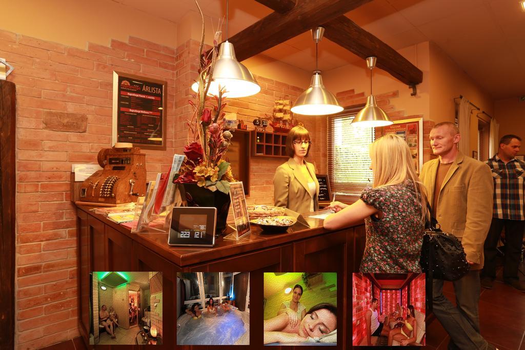 Napraforgo Wellness Haz Es Panzio Bed & Breakfast Pecs Luaran gambar